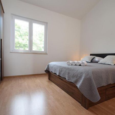 Apartment Duda Starigrad Paklenica Luaran gambar