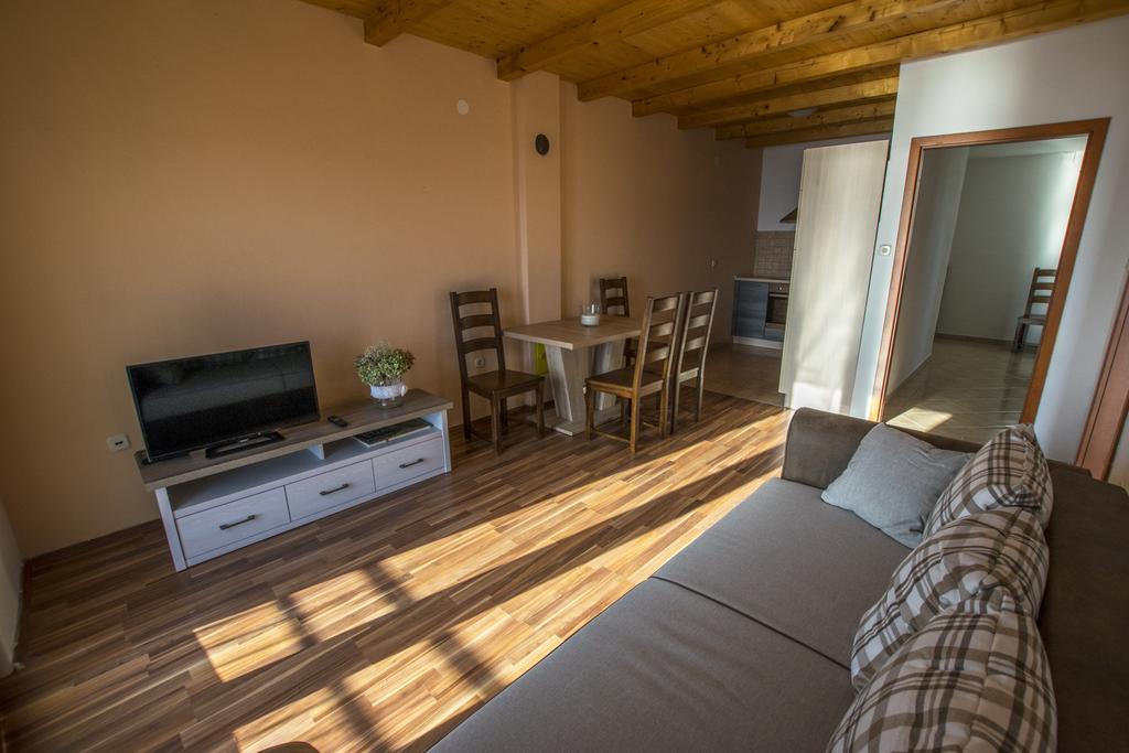 Apartment Duda Starigrad Paklenica Luaran gambar