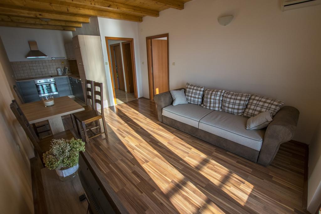 Apartment Duda Starigrad Paklenica Luaran gambar